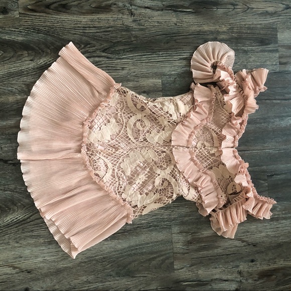 Romantic Ruffled Dress - Picture 5 of 8